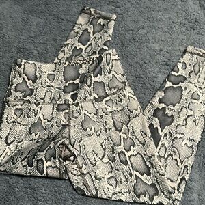Marika reversible leggings size medium. Snake print